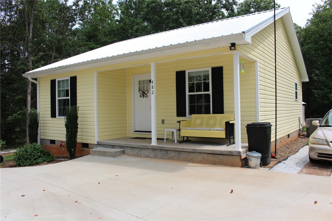 482 Brown Farm Road Seneca, SC 29678 - Photo 4 of 36 Gallery Image 4