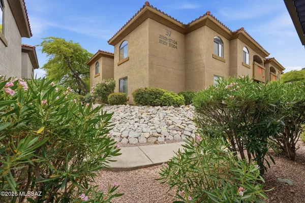 $279,000 | 5751 North Kolb Road, Unit 37202, Tucson, AZ 85750