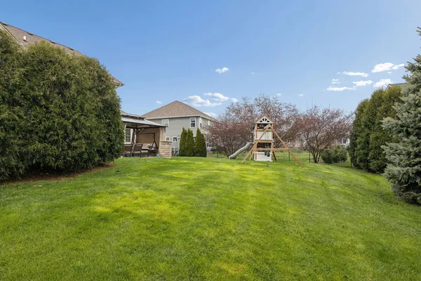 a view of an outdoor space and tv