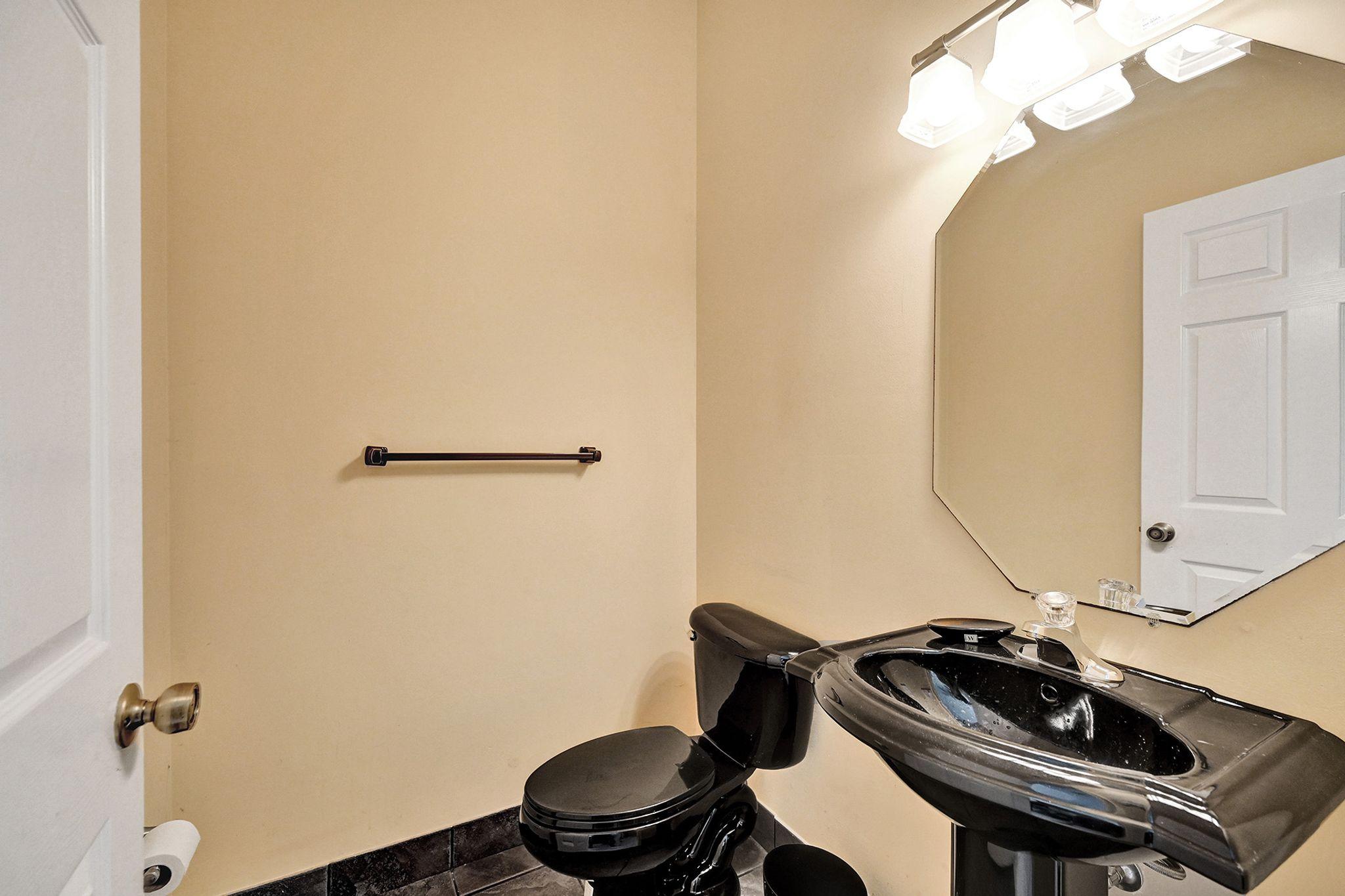 7892 Travelers Tree Drive Boca Raton, FL 33433 - Photo 20 of 42 Powder Bathroom