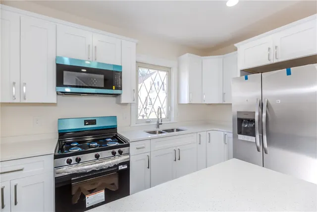 $600,000 | 73 Maple Avenue, Johnston, RI 02919