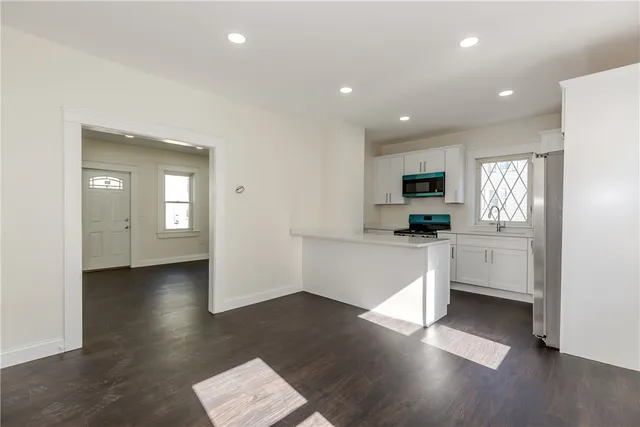 $600,000 | 73 Maple Avenue, Johnston, RI 02919