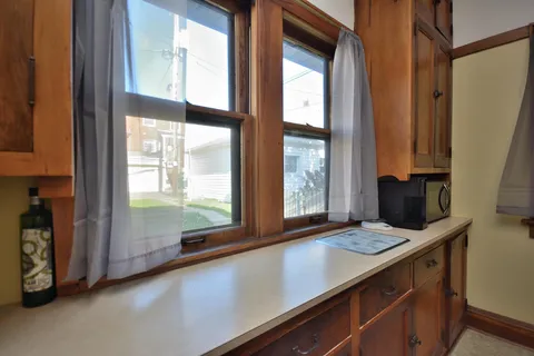 $259,900 | 5600 West Notre Dame Court, Milwaukee, WI 53208