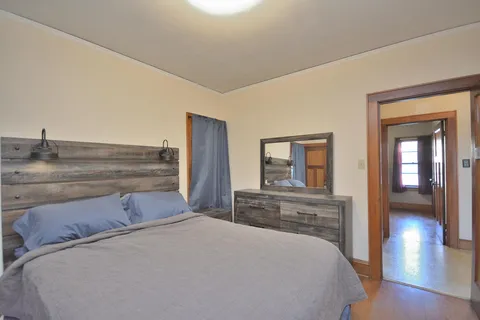 $259,900 | 5600 West Notre Dame Court, Milwaukee, WI 53208