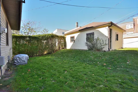 $259,900 | 5600 West Notre Dame Court, Milwaukee, WI 53208