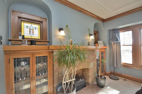 $259,900 | 5600 West Notre Dame Court, Milwaukee, WI 53208