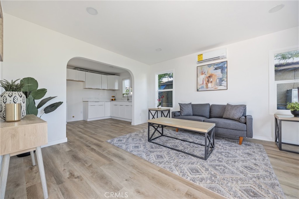 351 West Magnolia Street Compton, CA 90220 - Photo 4 of 39