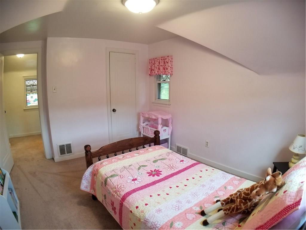 358 Vanadium Road Pittsburgh, PA 15243 - Photo 12 of 25 2nd bedroom also a good size.