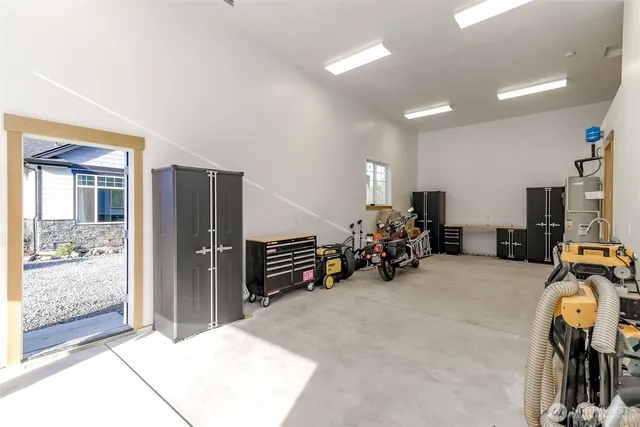 $1,190,000 | 30904 37th Avenue East, Graham, WA 98338