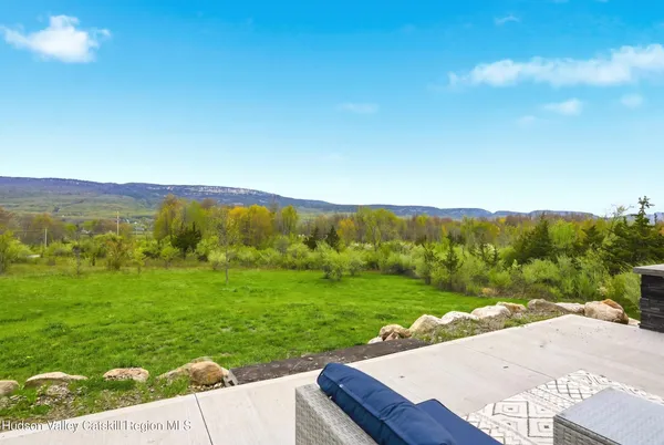 $2,290,000 | 6 Misty Ridge Road, Gardiner, NY 12525