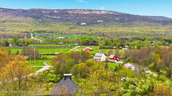 $2,290,000 | 6 Misty Ridge Road, Gardiner, NY 12525