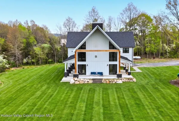 $2,290,000 | 6 Misty Ridge Road, Gardiner, NY 12525