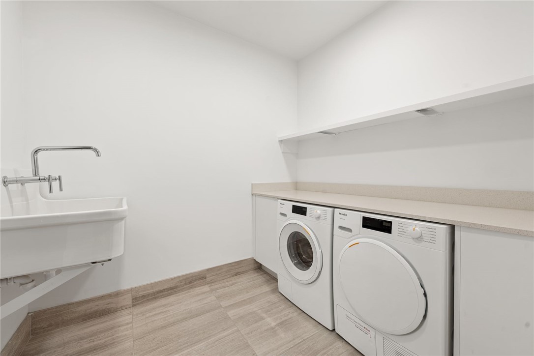 1211 West Riverside Drive, Unit 7A Austin, TX 78704 - Photo 22 of 39 Big laundry room