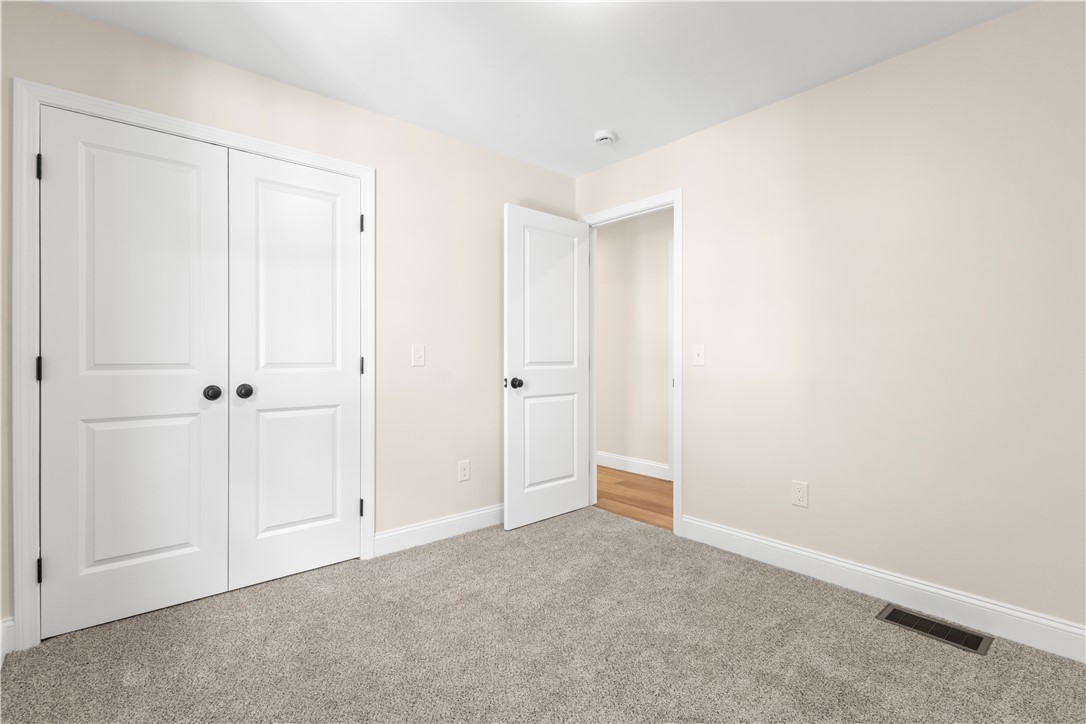 192 Terrace Avenue Pawtucket, RI 02860 - Photo 11 of 28 Gallery Image 11