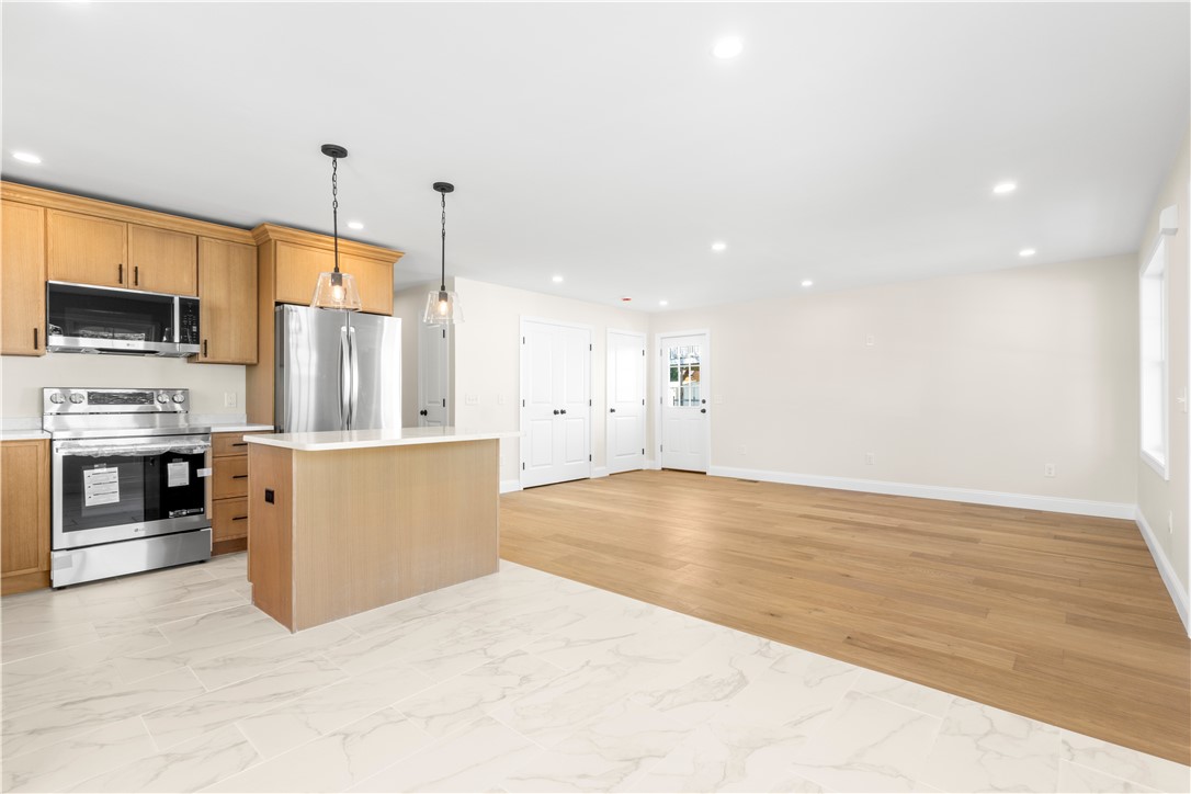 192 Terrace Avenue Pawtucket, RI 02860 - Photo 6 of 28 Gallery Image 6
