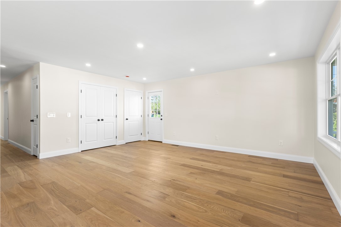 192 Terrace Avenue Pawtucket, RI 02860 - Photo 9 of 28 Gallery Image 9