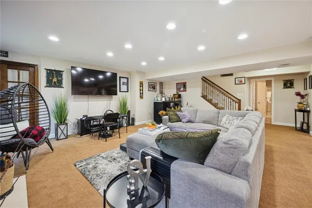 $5,600 | 1005 Autumn Woods Drive, Coraopolis, PA 15108