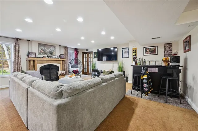 $5,600 | 1005 Autumn Woods Drive, Coraopolis, PA 15108