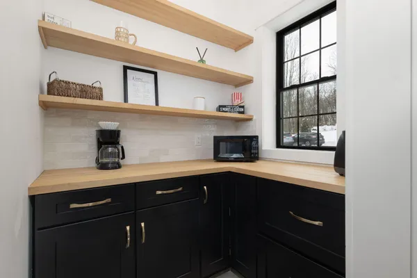 $849,900 | 23549 Forest Shores Drive, Cassopolis, MI 49031