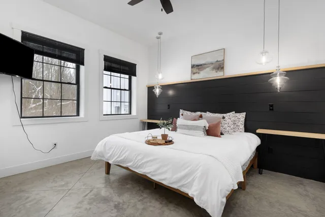 $889,900 | 23549 Forest Shores Drive, Cassopolis, MI 49031