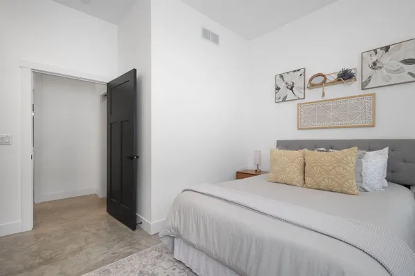 $849,900 | 23549 Forest Shores Drive, Cassopolis, MI 49031