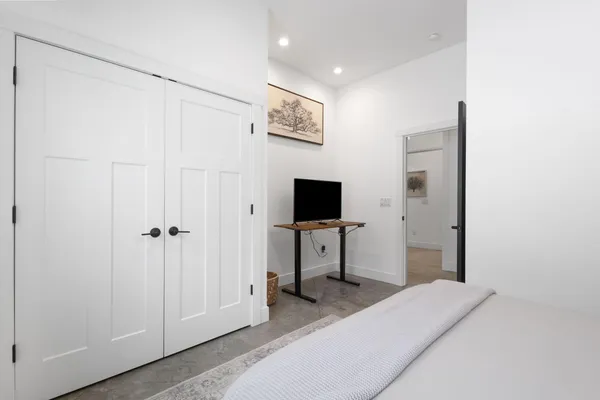 $849,900 | 23549 Forest Shores Drive, Cassopolis, MI 49031