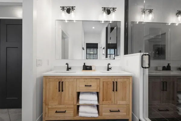 $849,900 | 23549 Forest Shores Drive, Cassopolis, MI 49031