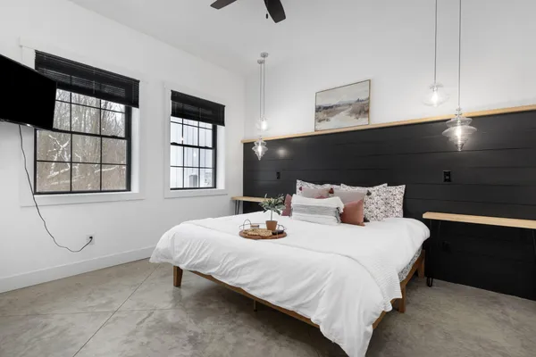 $849,900 | 23549 Forest Shores Drive, Cassopolis, MI 49031