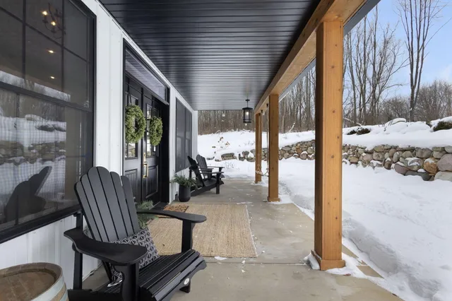 $889,900 | 23549 Forest Shores Drive, Cassopolis, MI 49031