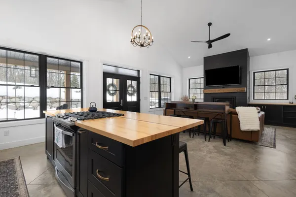 $849,900 | 23549 Forest Shores Drive, Cassopolis, MI 49031