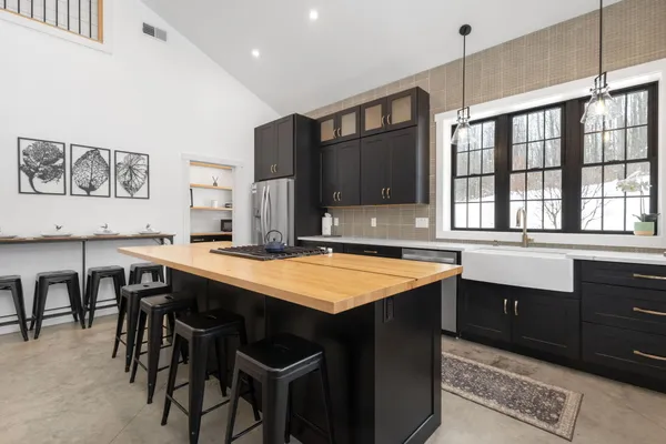 $849,900 | 23549 Forest Shores Drive, Cassopolis, MI 49031