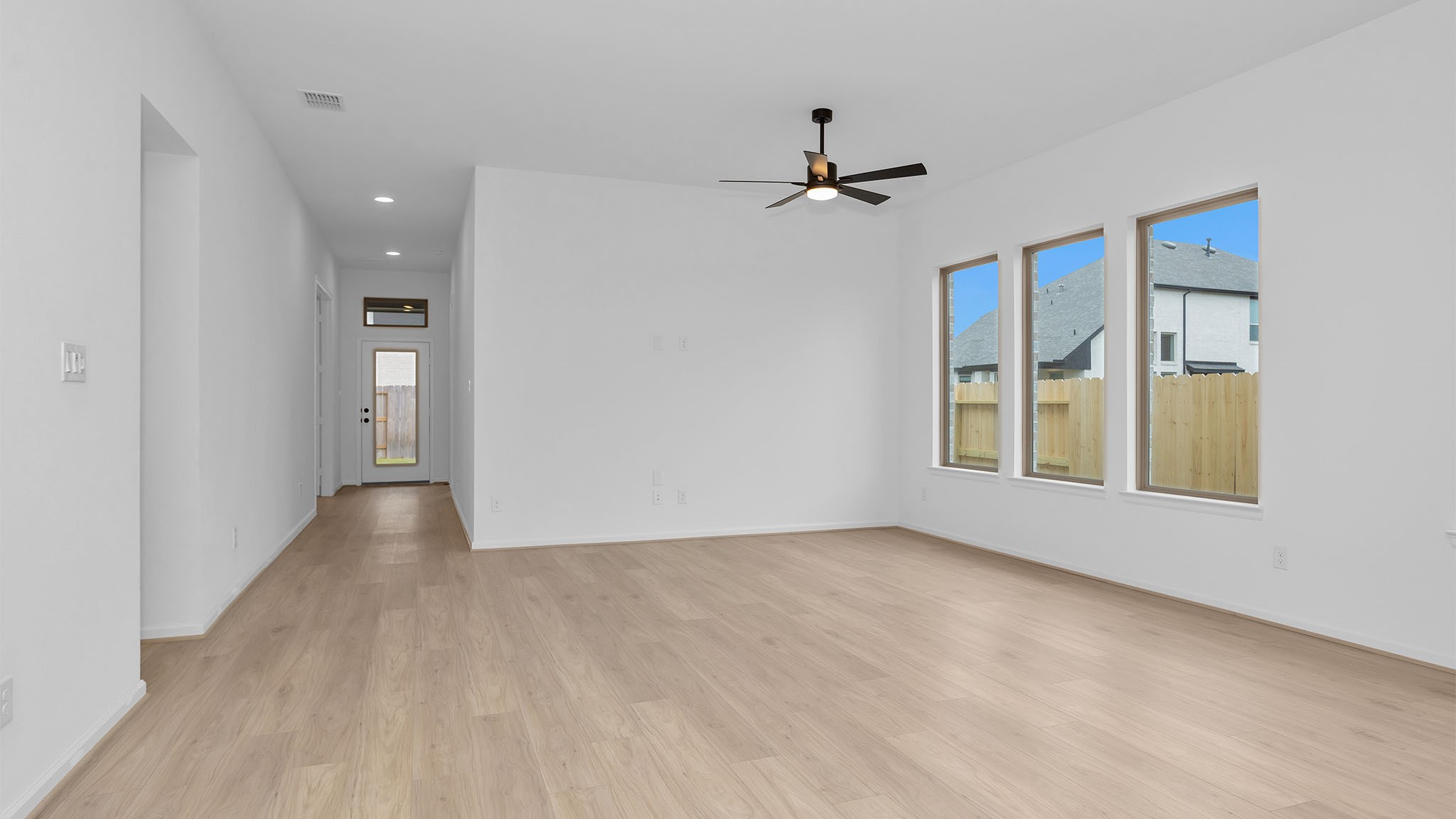 307 Eileen Drive Rosenberg, TX 77471 - Photo 2 of 15