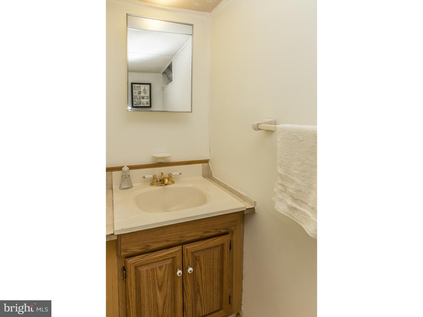 129 Alverstone Road Clifton Heights, PA 19018 - Photo 22 of 25 Bathroom