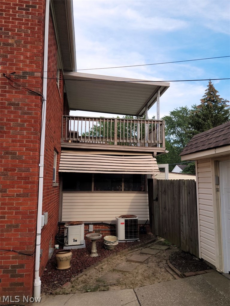 3205 Snow Road Cleveland, OH 44134 - Photo 4 of 16