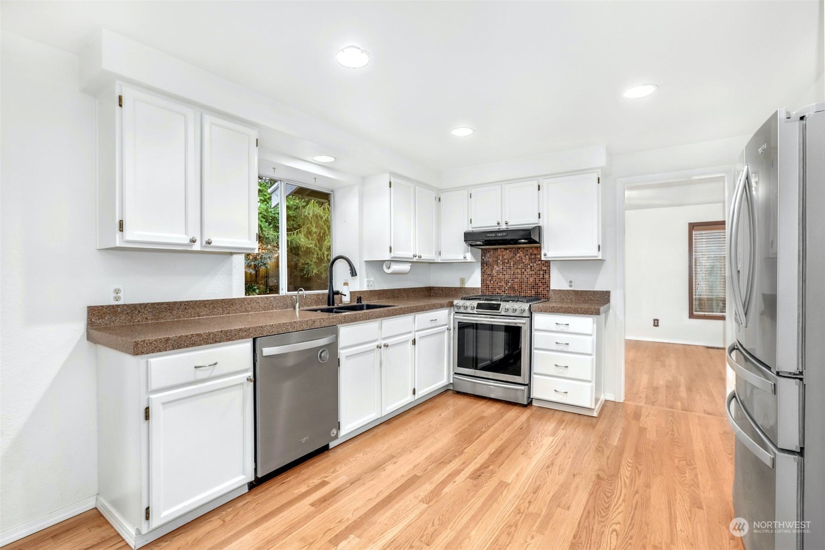 3217 208th Place Southeast Bothell, WA 98021 - Photo 9 of 26 Gallery Image 9