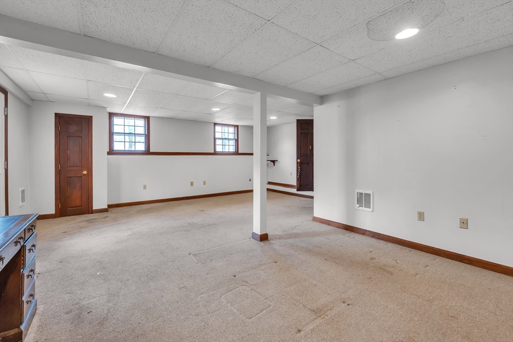 8 Whalen Road Hopkinton, MA 01748 - Photo 21 of 31 Gallery Image 21