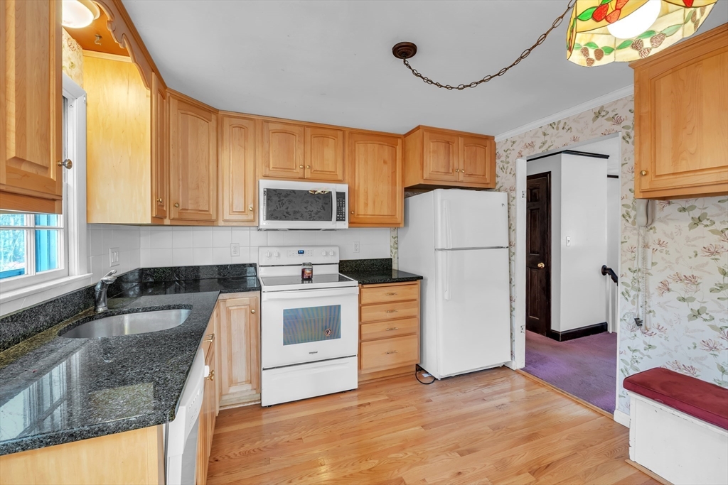 8 Whalen Road Hopkinton, MA 01748 - Photo 8 of 31 Gallery Image 8
