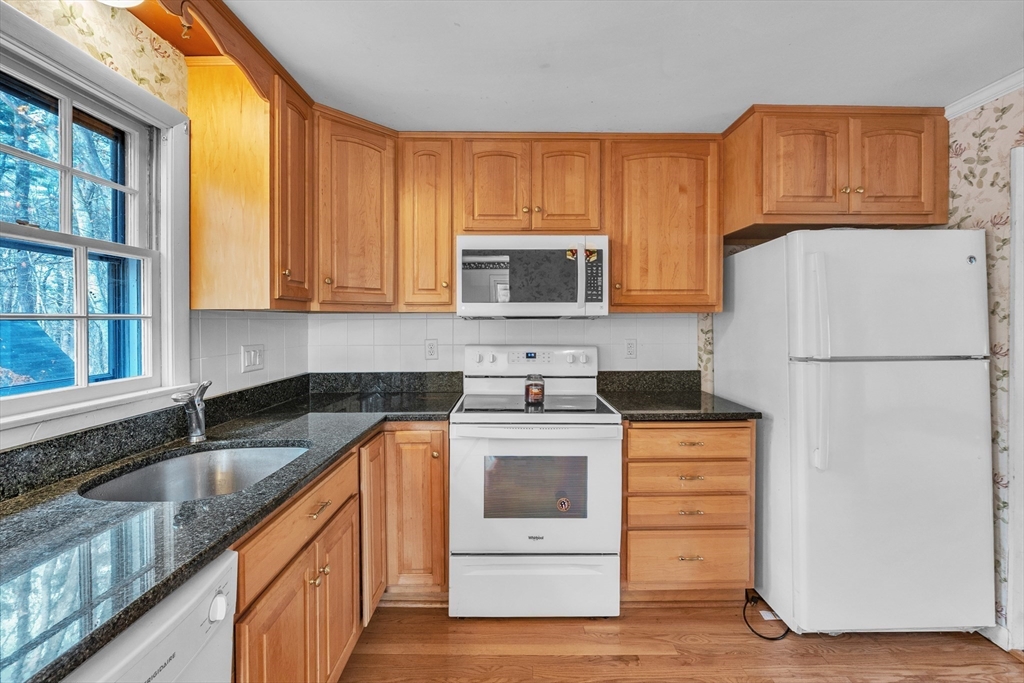 8 Whalen Road Hopkinton, MA 01748 - Photo 9 of 31 Gallery Image 9