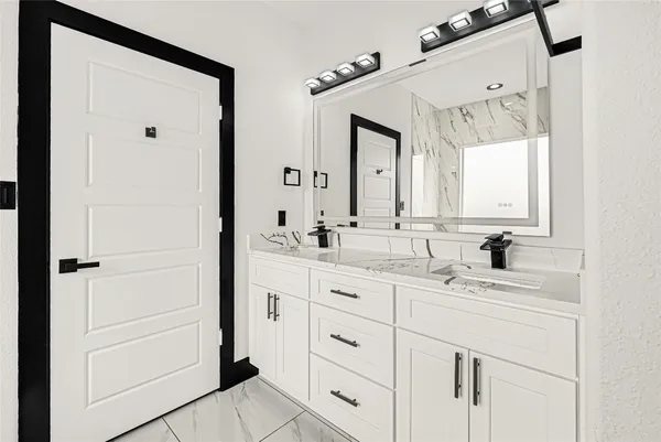 $2,549 | 13106 Donegal Way, Unit B, Houston, TX 77047