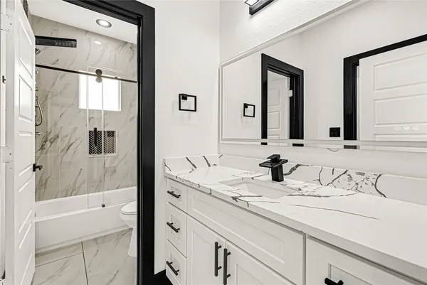 $2,549 | 13106 Donegal Way, Unit B, Houston, TX 77047