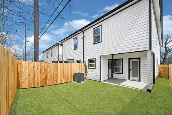 $2,549 | 13106 Donegal Way, Unit B, Houston, TX 77047