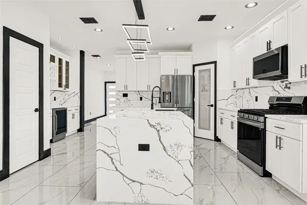 $2,549 | 13106 Donegal Way, Unit B, Houston, TX 77047