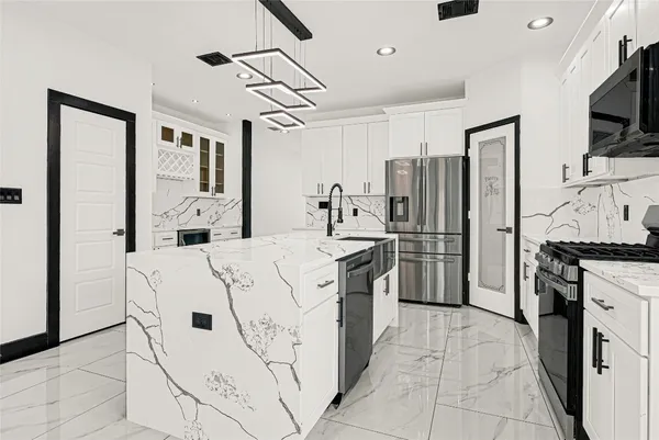 $2,549 | 13106 Donegal Way, Unit B, Houston, TX 77047