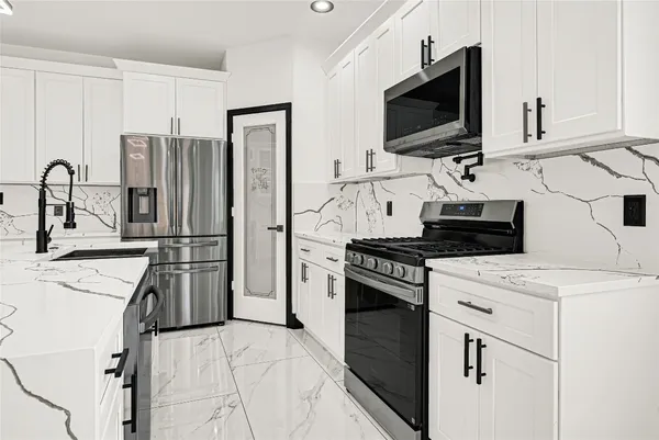 $2,549 | 13106 Donegal Way, Unit B, Houston, TX 77047