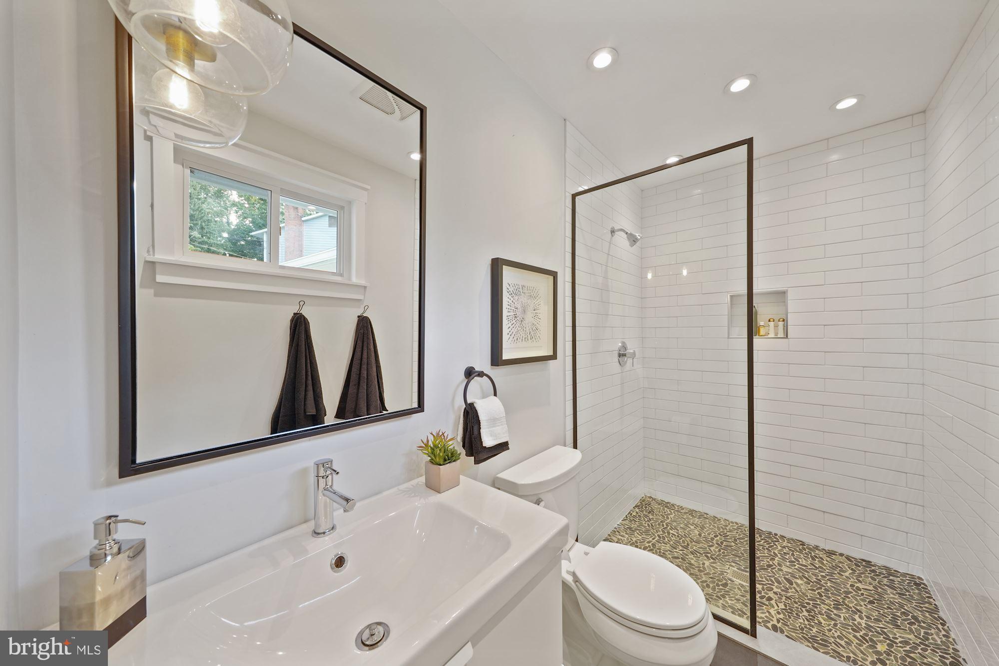 6924 Vancouver Road Springfield, VA 22152 - Photo 13 of 28 High-end Master Bath Renovation