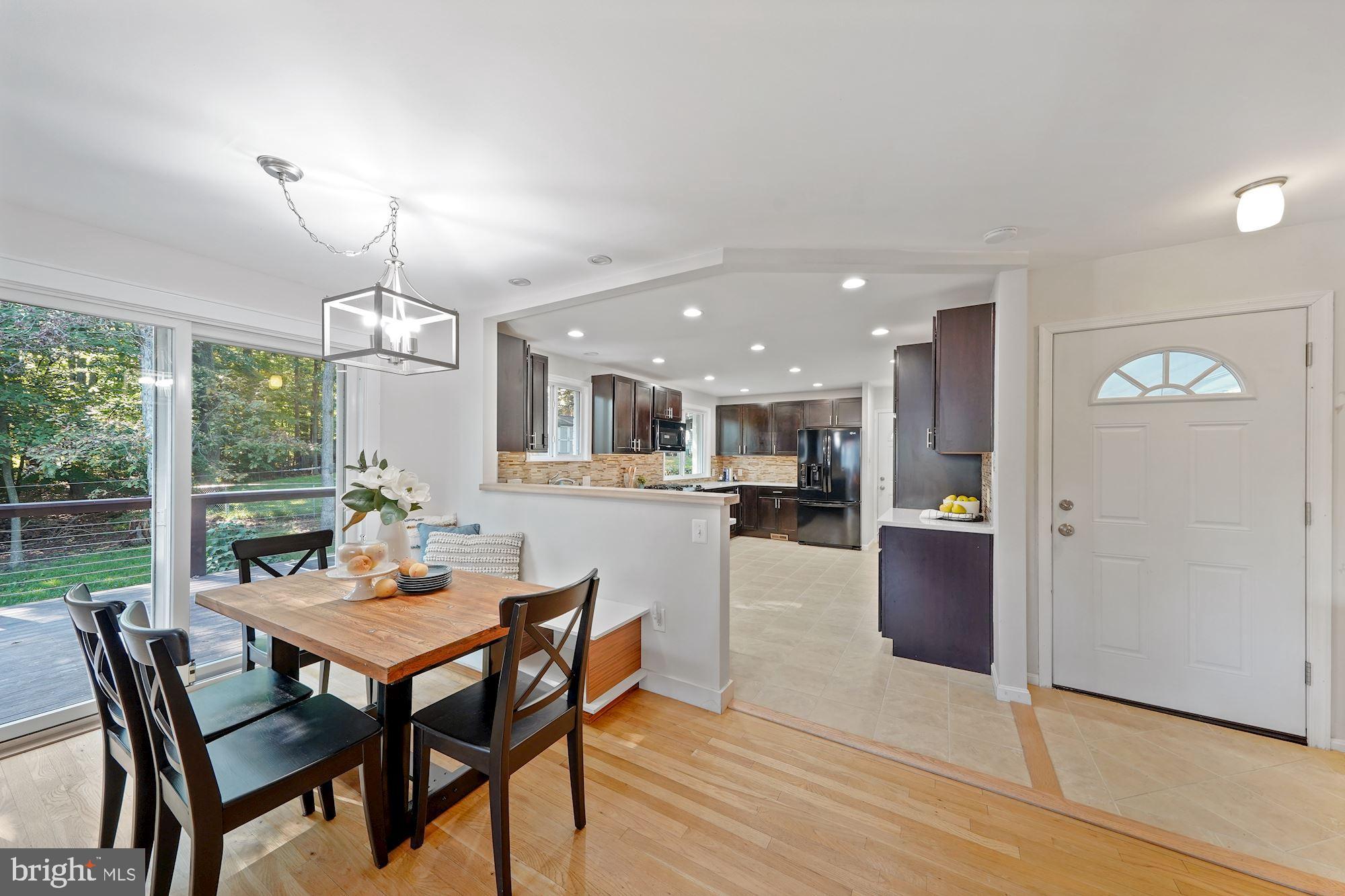 6924 Vancouver Road Springfield, VA 22152 - Photo 4 of 28 Dining/Kitchen Combination