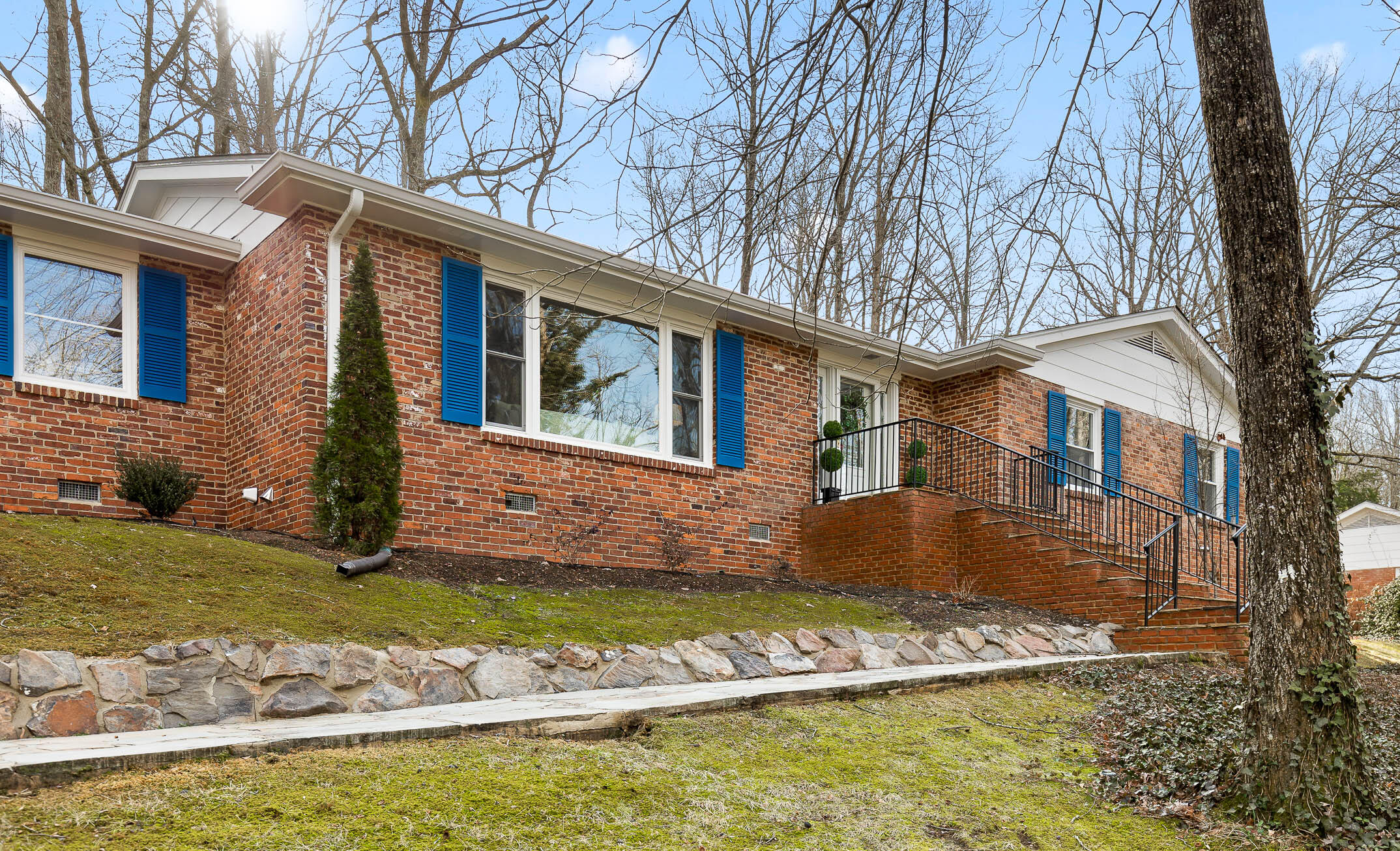 320 Green Gorge Road Signal Mountain, TN 37377 - Photo 3 of 37 GreenGorgeRd-36