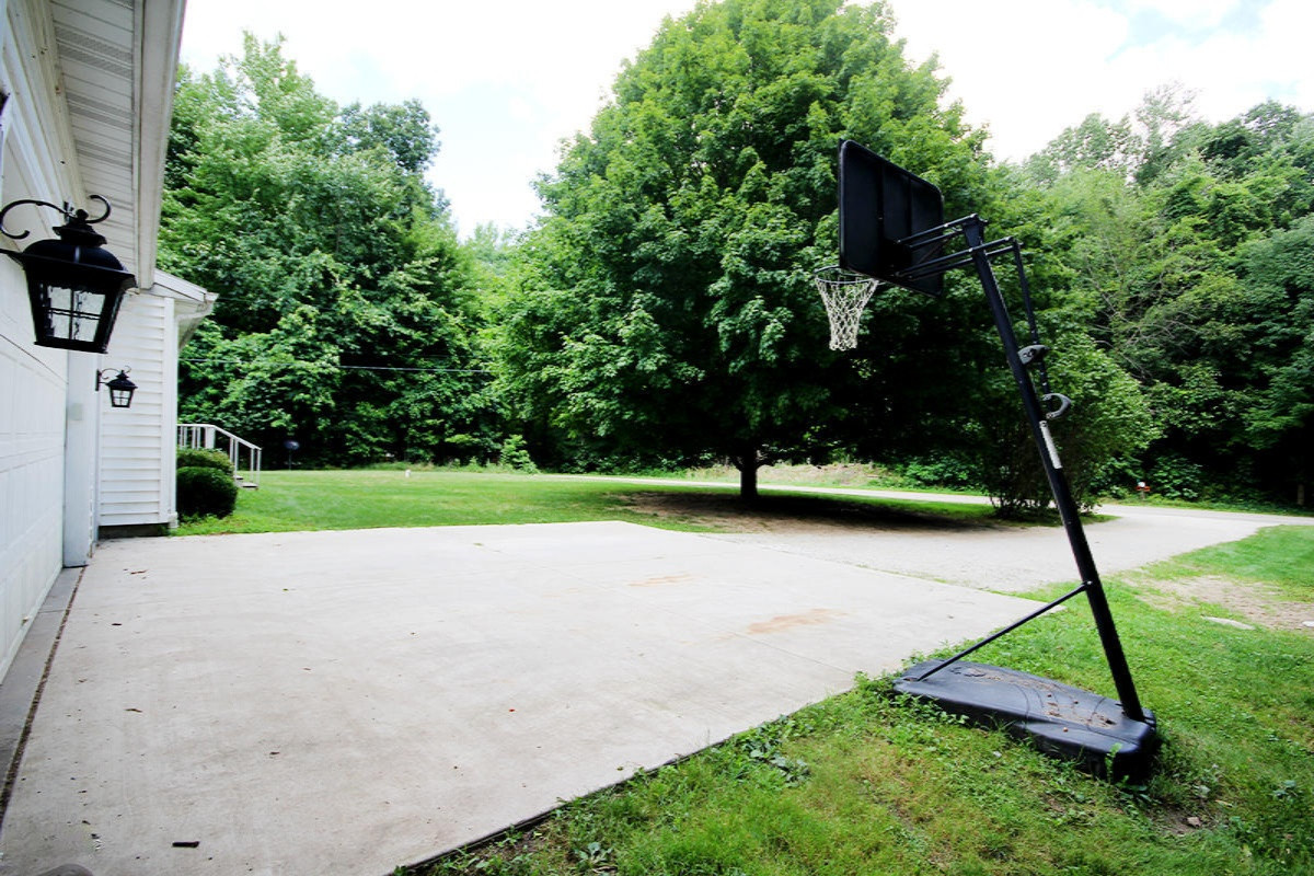 66746 Conrad Road Edwardsburg, MI 49112 - Photo 20 of 22 IMG_0972