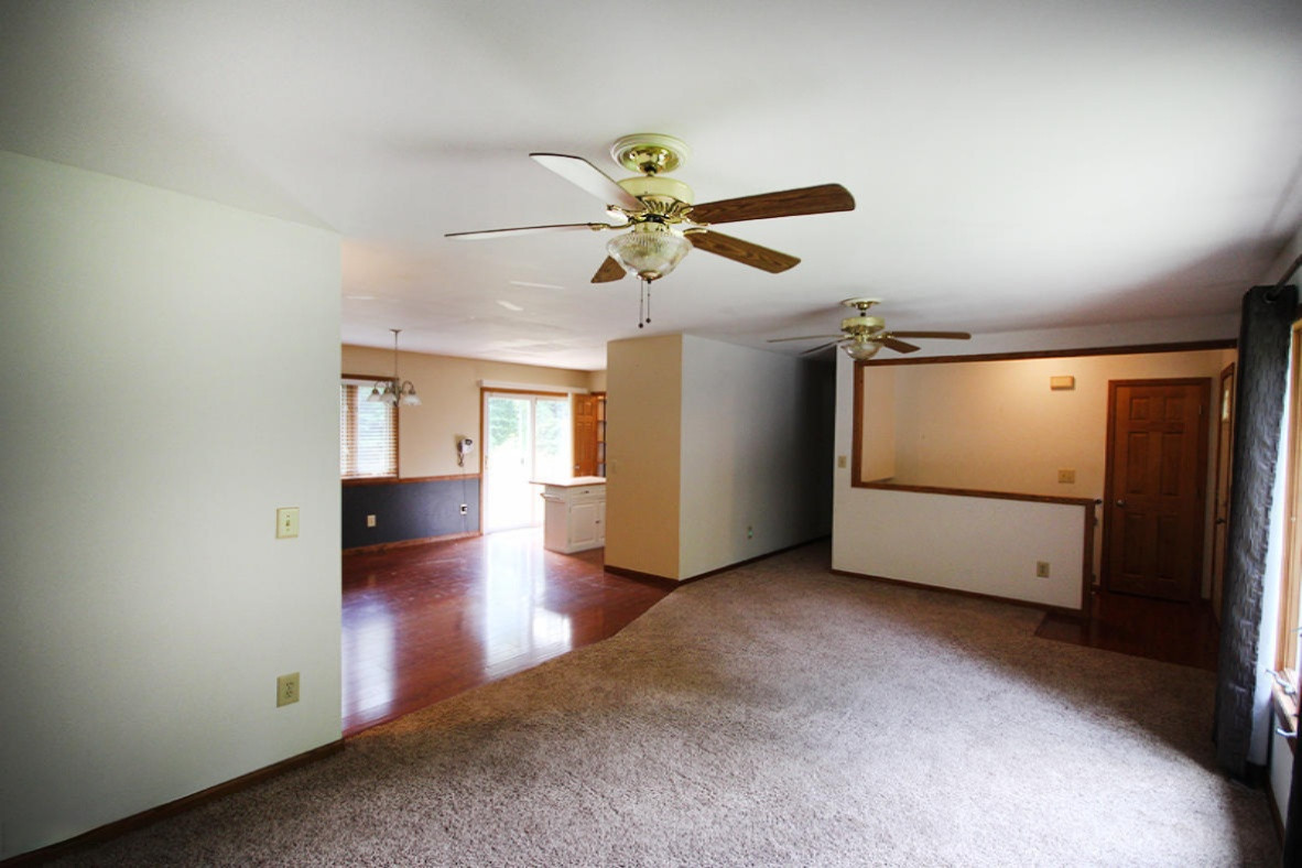 66746 Conrad Road Edwardsburg, MI 49112 - Photo 4 of 22 IMG_0879