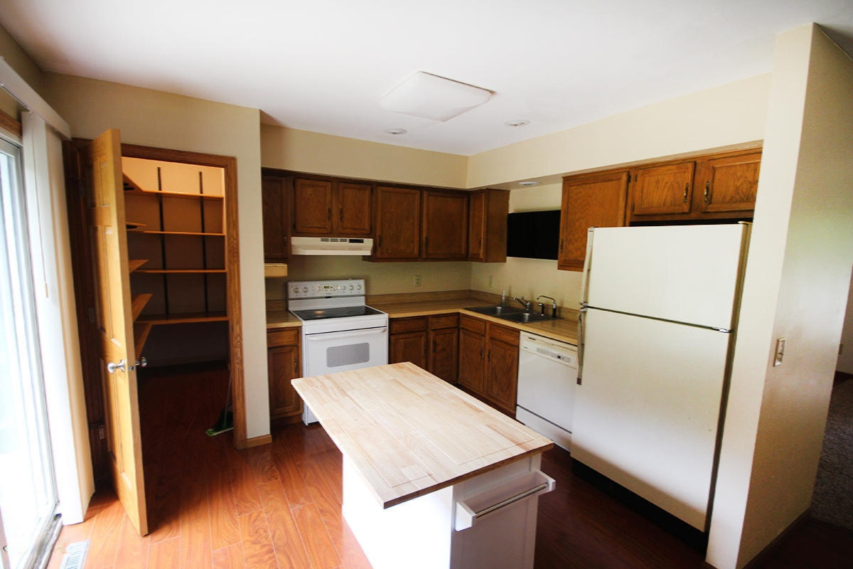 66746 Conrad Road Edwardsburg, MI 49112 - Photo 6 of 22 IMG_0893